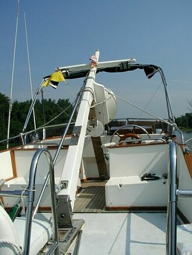 18.5 feet mast up
