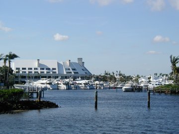 Luxury boats along the ICW